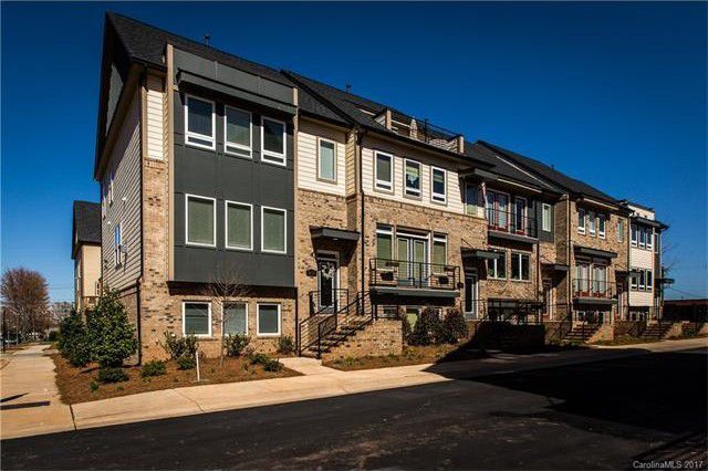 Foto del edificio - 2107 Garabrandt Ln