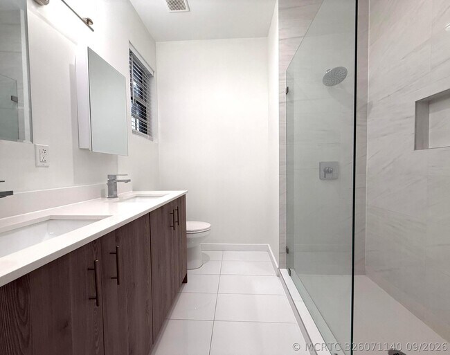 Building Photo - 1030 Crystal Way
