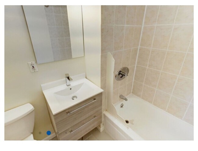 Foto del edificio - Eligible for 1k rebate!   Perfectly located 3 bed near NEU, Berklee, Wentworth, Hospitals and mor...