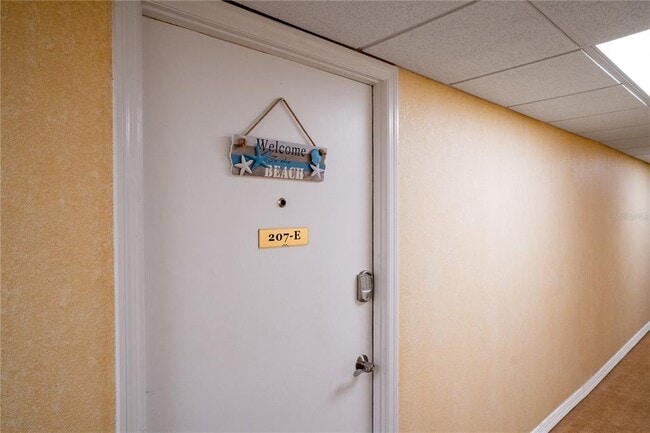 Building Photo - 420 64th Ave