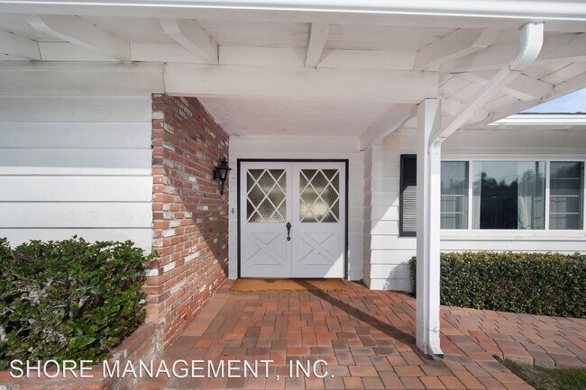 Foto del edificio - 3 br, 2.5 bath House - 1375 MUIRLANDS VIST...