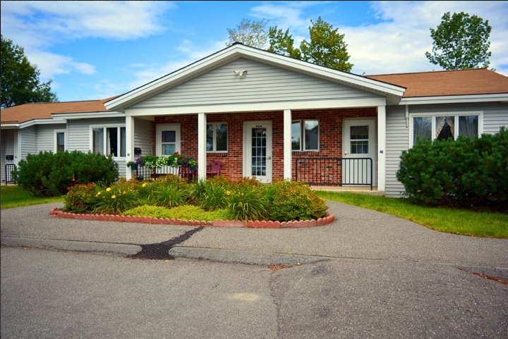 Primary Photo - Oak Park Manor