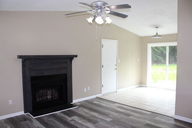Foto del edificio - Beautifully renovated home in Newport, NC!
