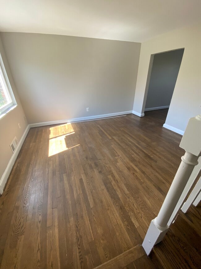 Building Photo - 314 Clifford Ave