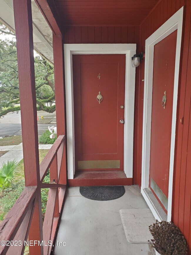 Building Photo - 2305 Myra St
