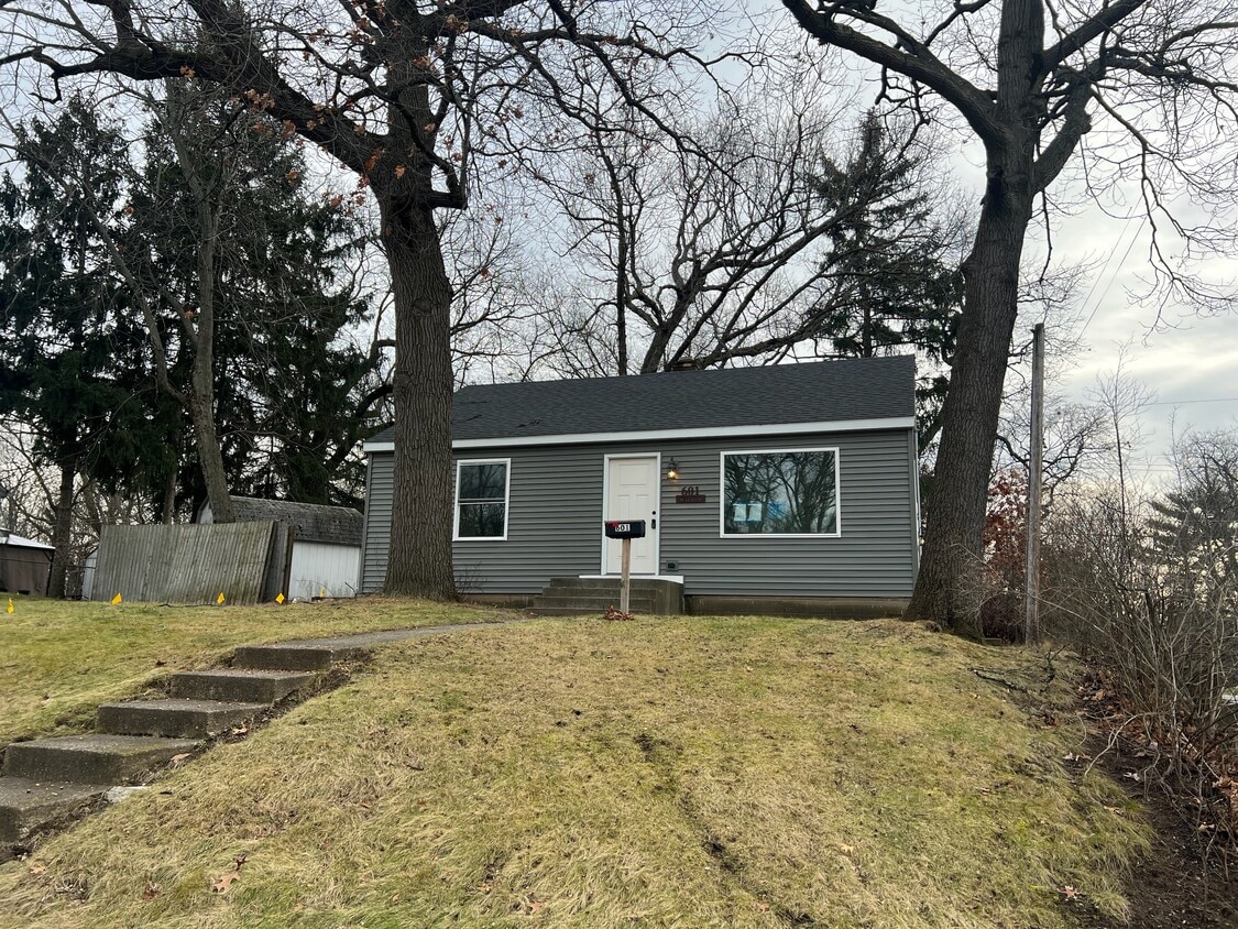Primary Photo - 601 Walker St
