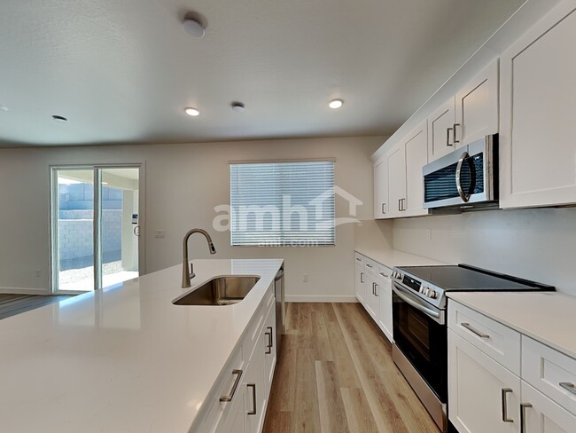 Foto del edificio - 12611 W Flynn Ln