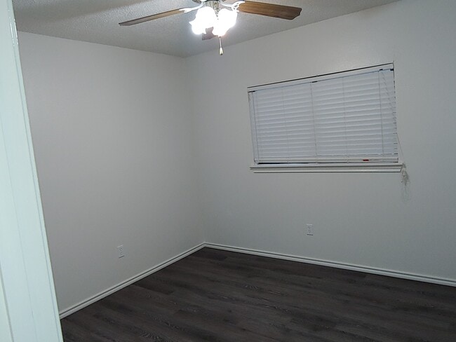 Building Photo - 6466 Beech Trail Dr