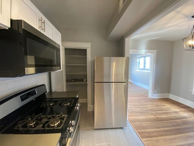 Building Photo - Tower Grove East 1 Bedroom units