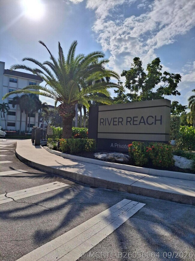 Building Photo - 1101 River Reach Dr