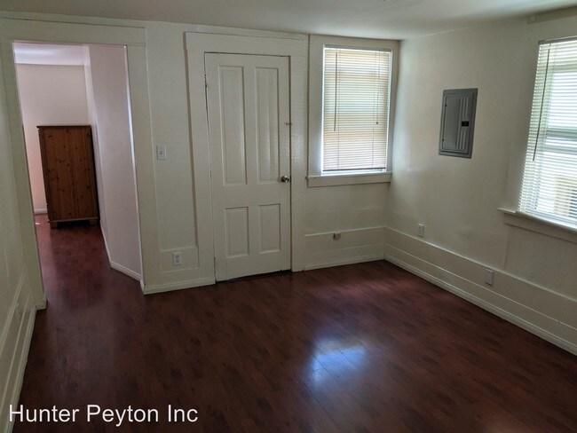 Building Photo - 3221 Encinal Ave