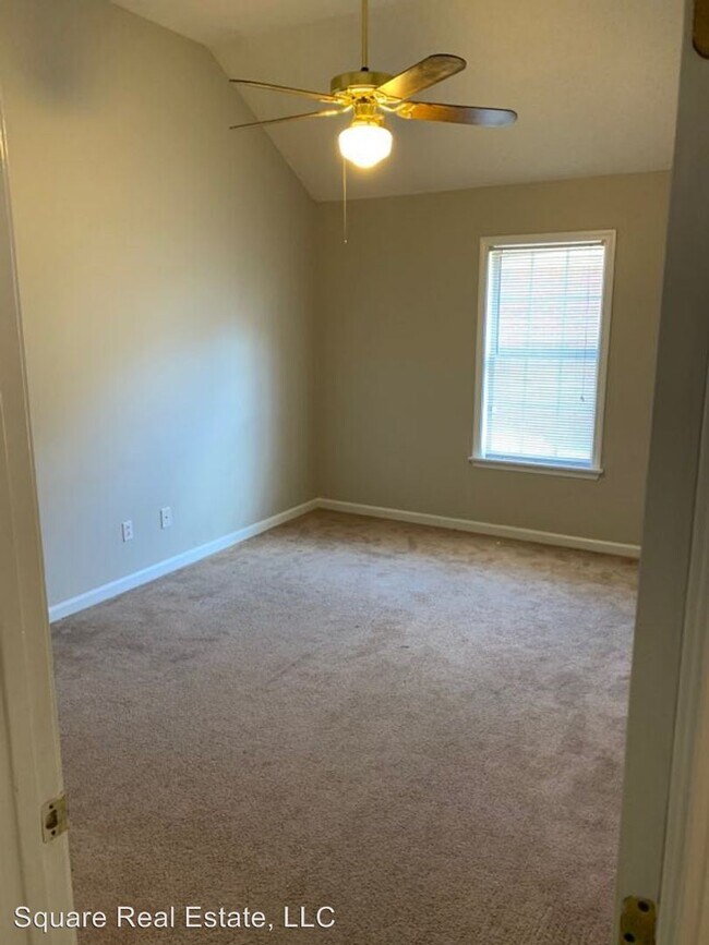 Building Photo - 3 br, 3 bath House - 306 Creekwood Lane