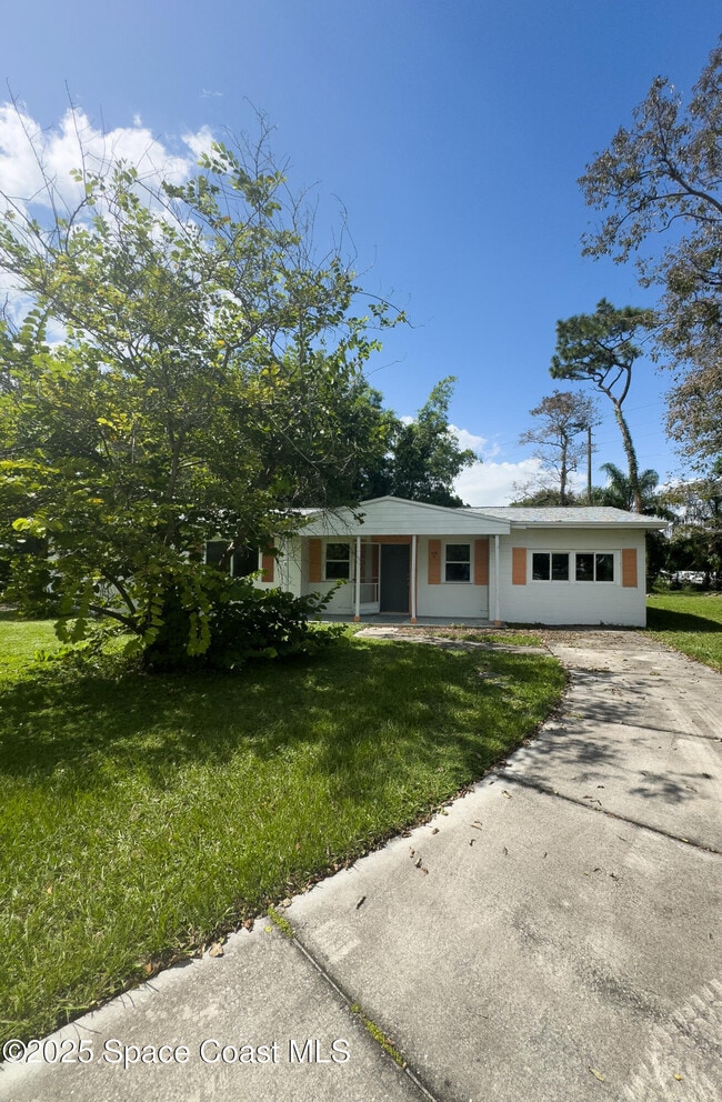 Building Photo - 728 Lund Ct