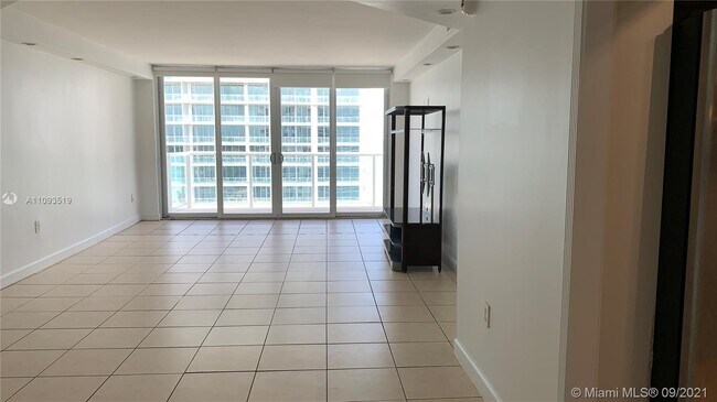Building Photo - 5750 Collins Ave