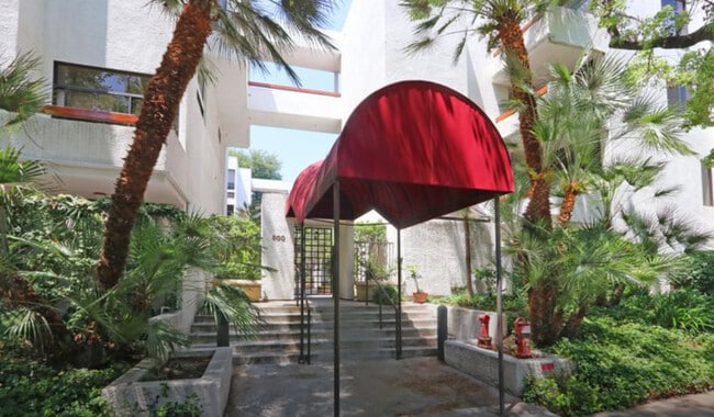 Building Photo - 500 E Del Mar Blvd