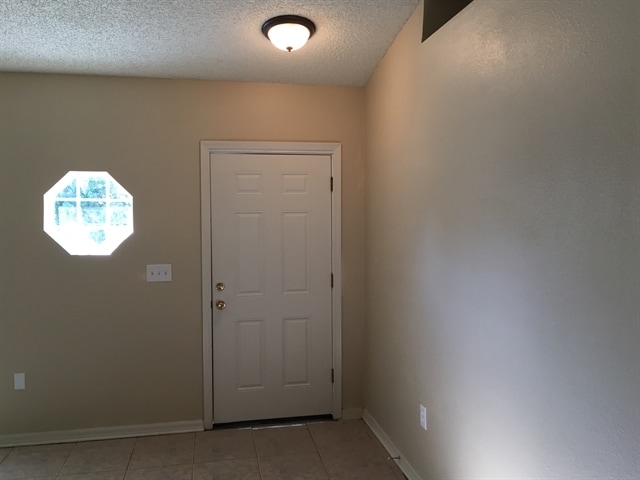 Building Photo - 287 Delake Rd NW