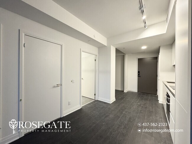 Building Photo - Luxury 1 Bedroom + Den Condo with Balcony & Included Internet in Mississauga