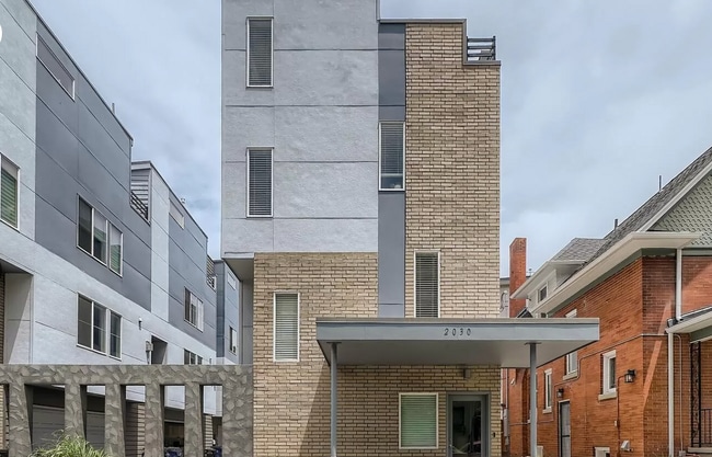 Building Photo - 2034 N High St