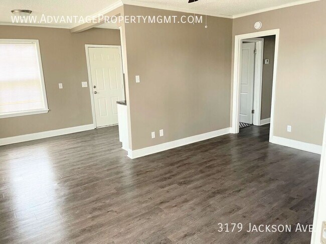 Foto del edificio - 3179 Jackson Ave