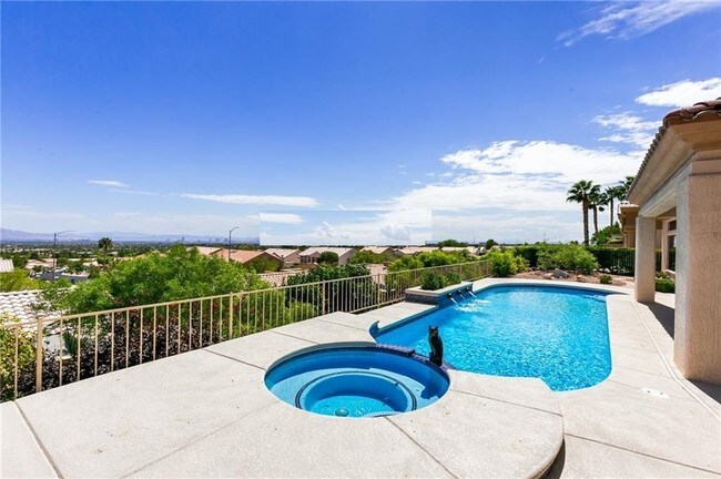 Building Photo - 2301 Sierra Heights Dr