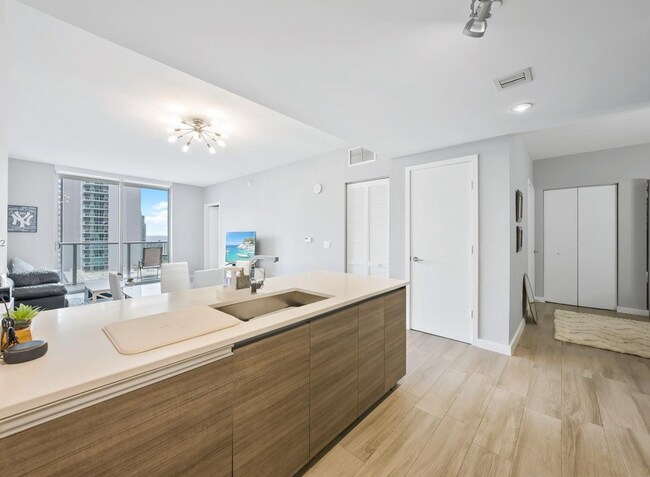 Foto del edificio - 1100 S Miami Ave