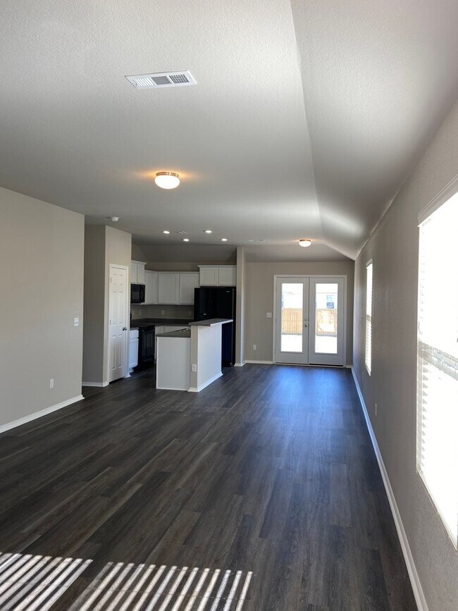 Foto del edificio - *Pre-leasing* Three Bedroom | Two Bath Hom...