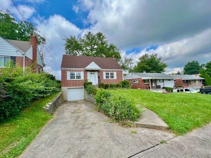 Charming Covedale Home! House for Rent in Cincinnati, OH