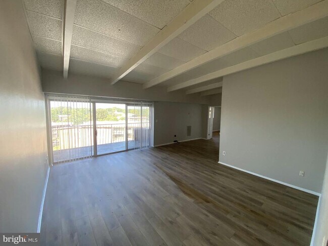 Foto del edificio - 5532 Karen Elaine Dr