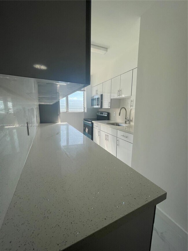 Foto del edificio - 785 81st St