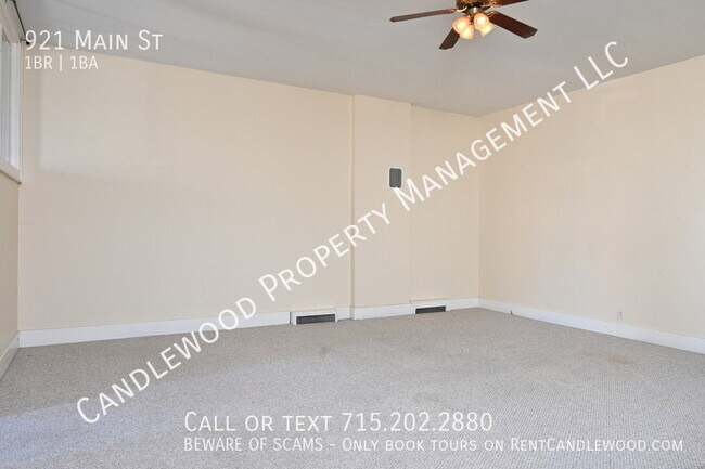 Building Photo - 1 Bedroom Located Downtown Available Now!