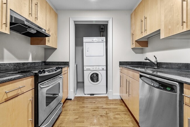 Building Photo - 778 Boylston St