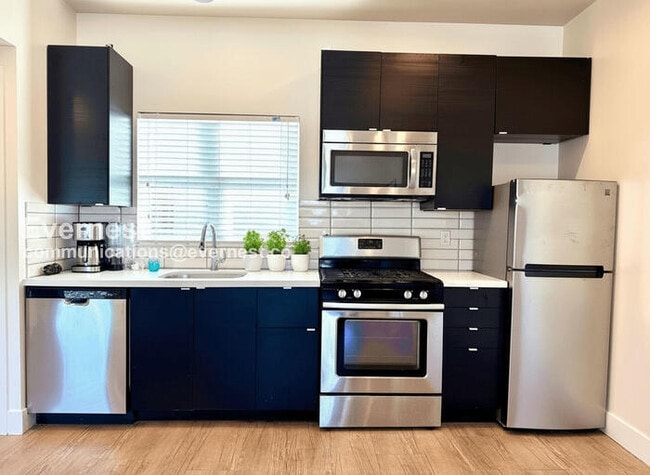 Building Photo - 412 W Roosevelt St