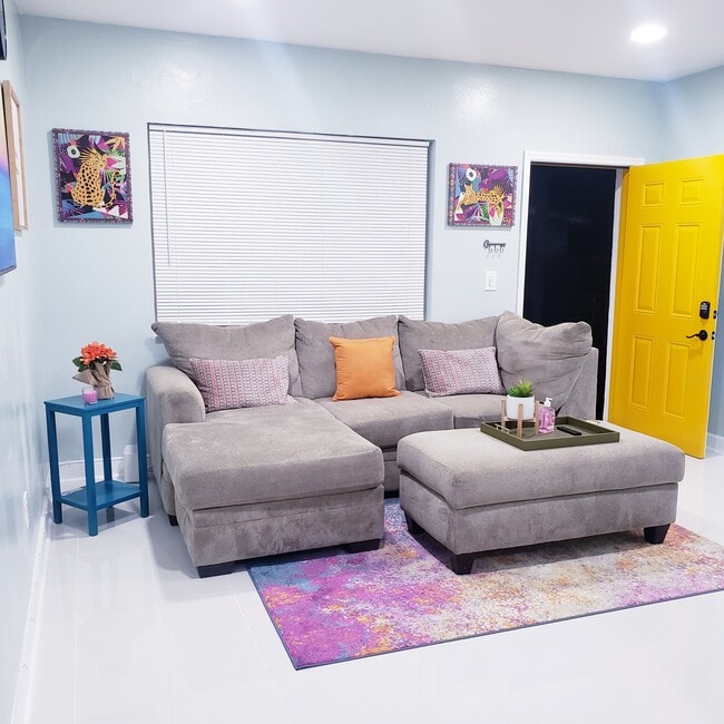 Foto del edificio - 277 NW 75th St