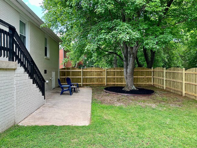 Foto del edificio - Summit Property