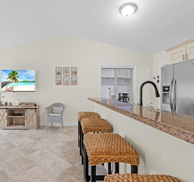 Building Photo - 42 Key Largo
