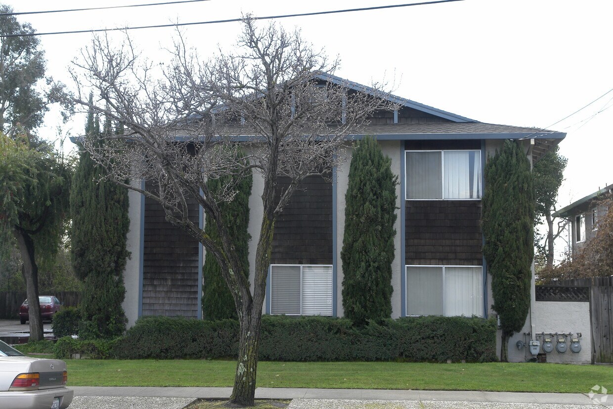 Building Photo - 18 Huntwood Way