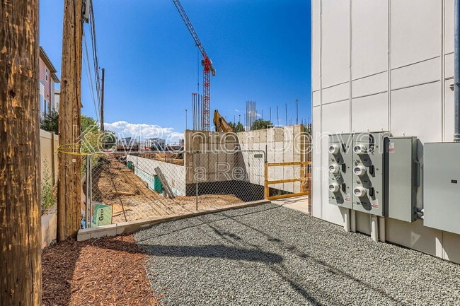 Foto del edificio - 4100 E Warren Ave