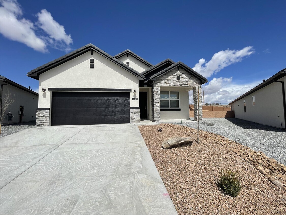 Foto principal - 6713 Delgado Way NE