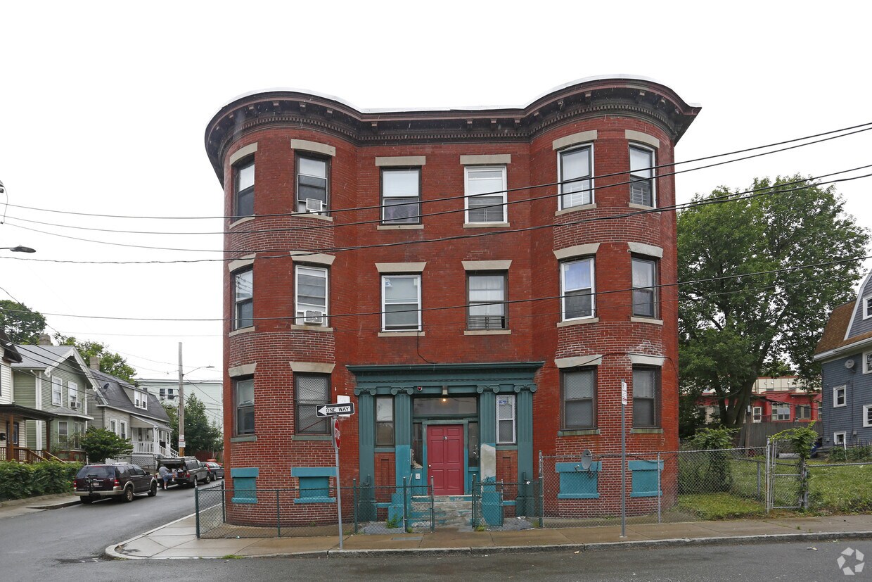 Foto del edificio - 19 Fenelon St