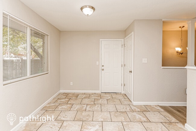 Building Photo - 1831 Montezuma Dr