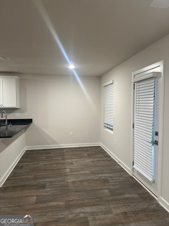 Building Photo - 4822 Station Ln