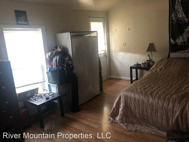 Building Photo - 2 br, 1 bath House - 305 Jackson Street
