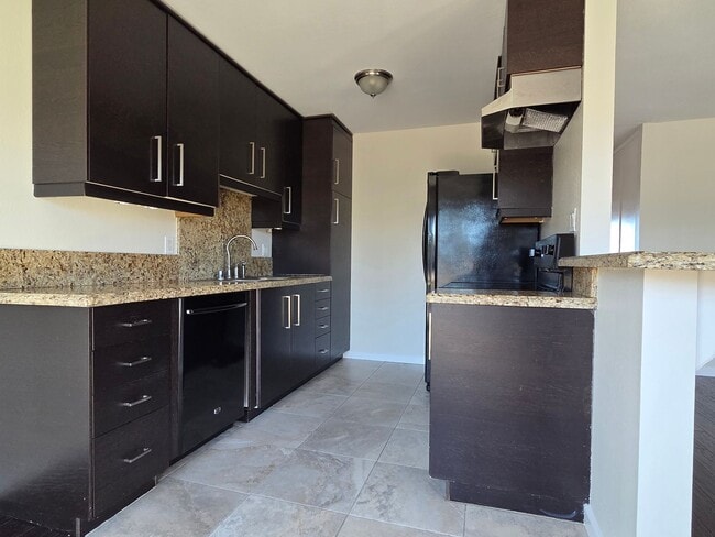 Building Photo - Live the Coveted Encinitas Lifestyle!