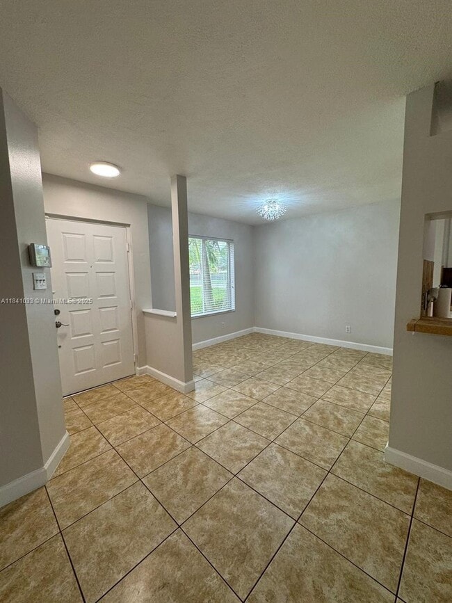 Building Photo - 10410 SW 157th Ct