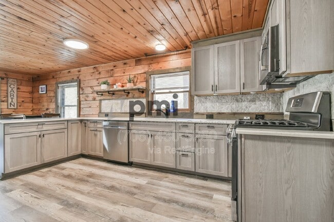 Photo - 230 Silver Maple Ln House