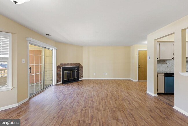 Foto del edificio - 104 Heritage Blvd