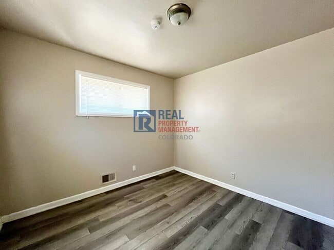 Building Photo - 1342 E 108th Ave