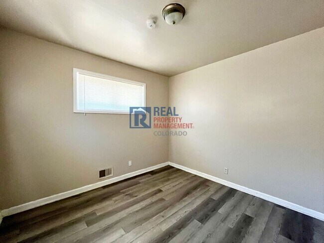 Foto del edificio - 1342 E 108th Ave