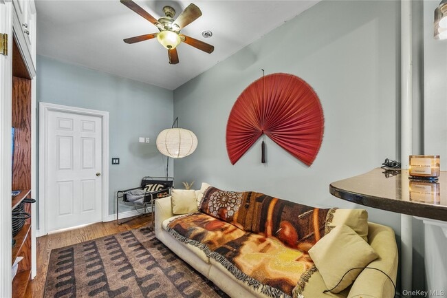 Building Photo - 133 Thames St