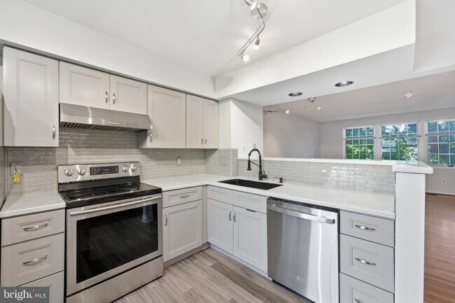 Building Photo - 5028 9th St S